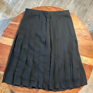 Black Knee-Length Pleated A-Line Skirt